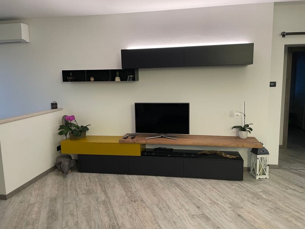 arredi in legno in salotto