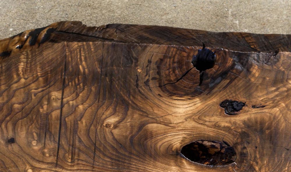 Il castagno, il fascino del legno massello scuro