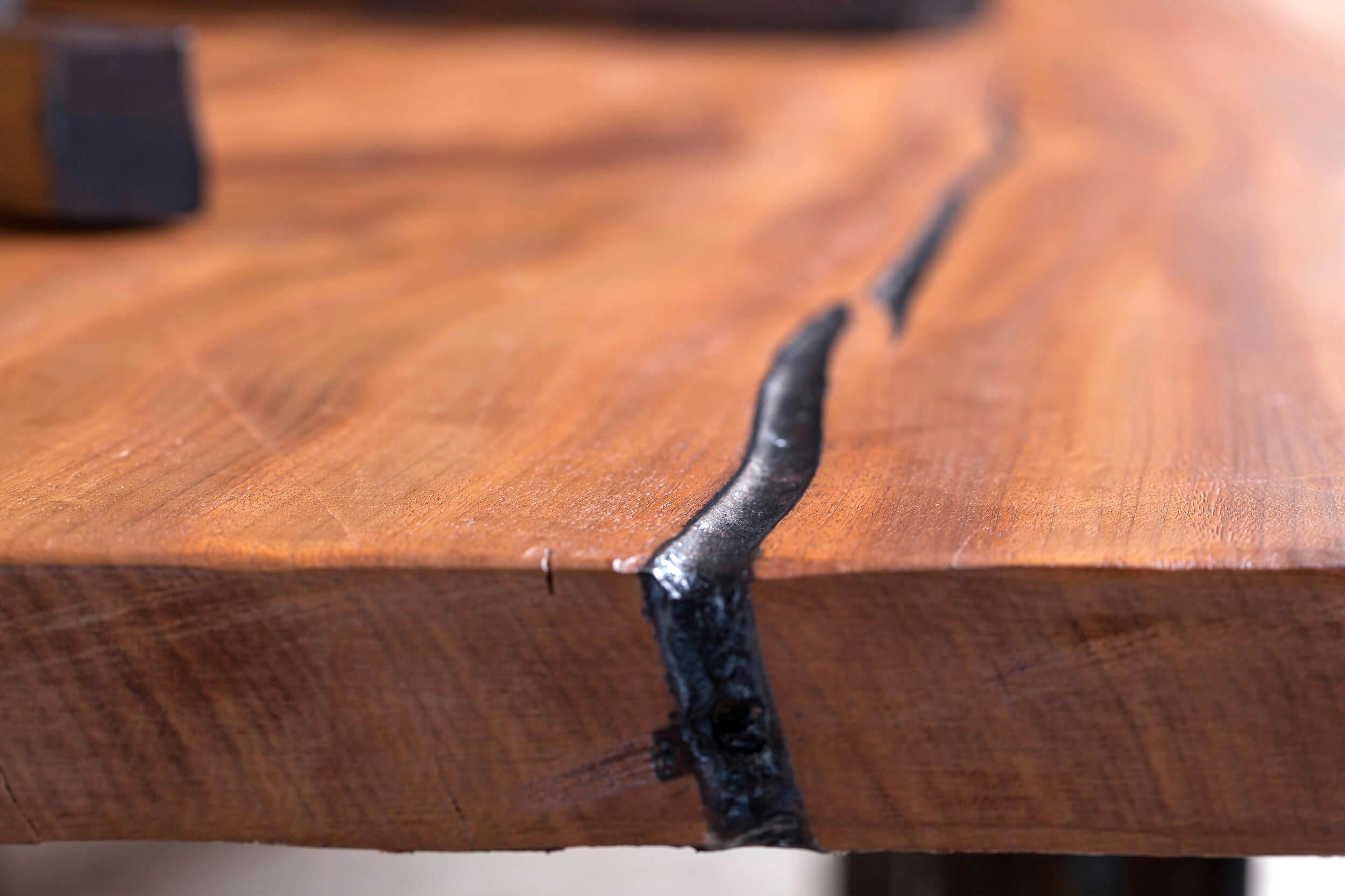 Perché applicare la finitura in cera sui mobili in legno