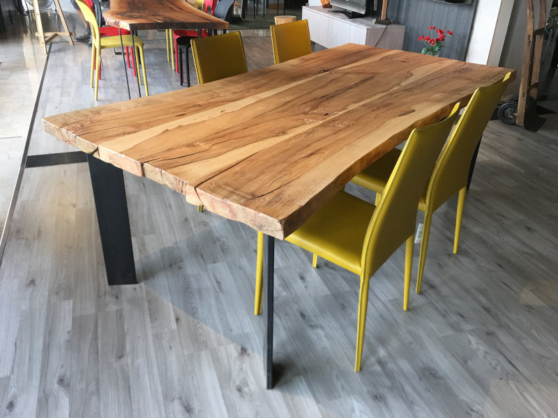 TAVOLO IN LEGNO