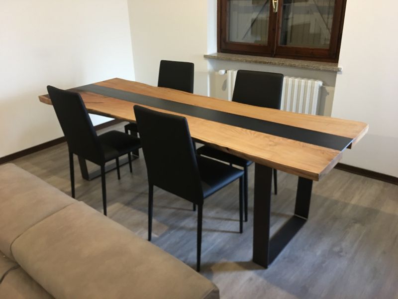 tavolo in legno massello
