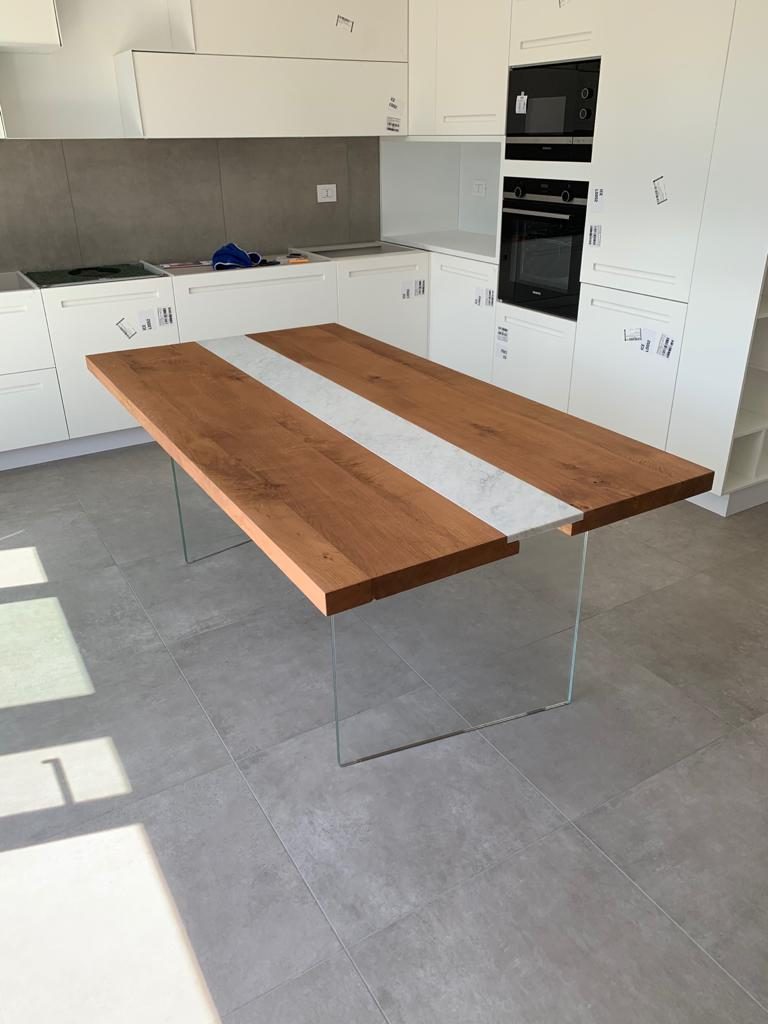 legno massello e marmo