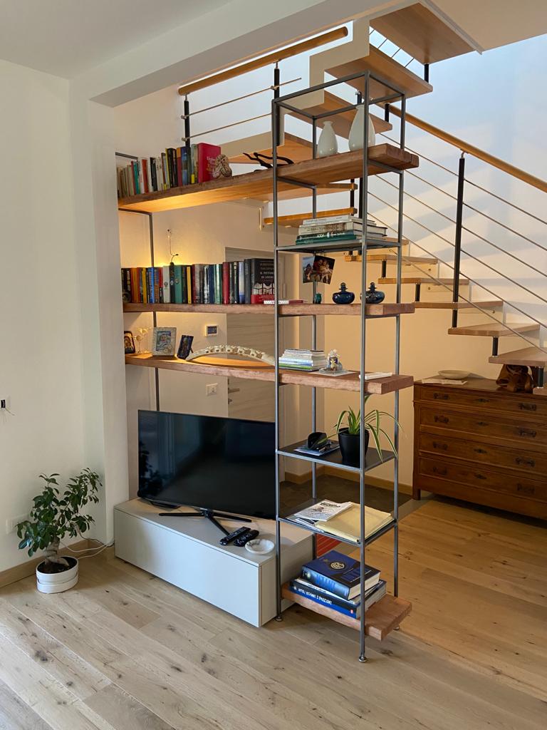 libreria in legno massello