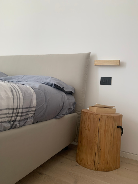 arredo moderno in legno massello