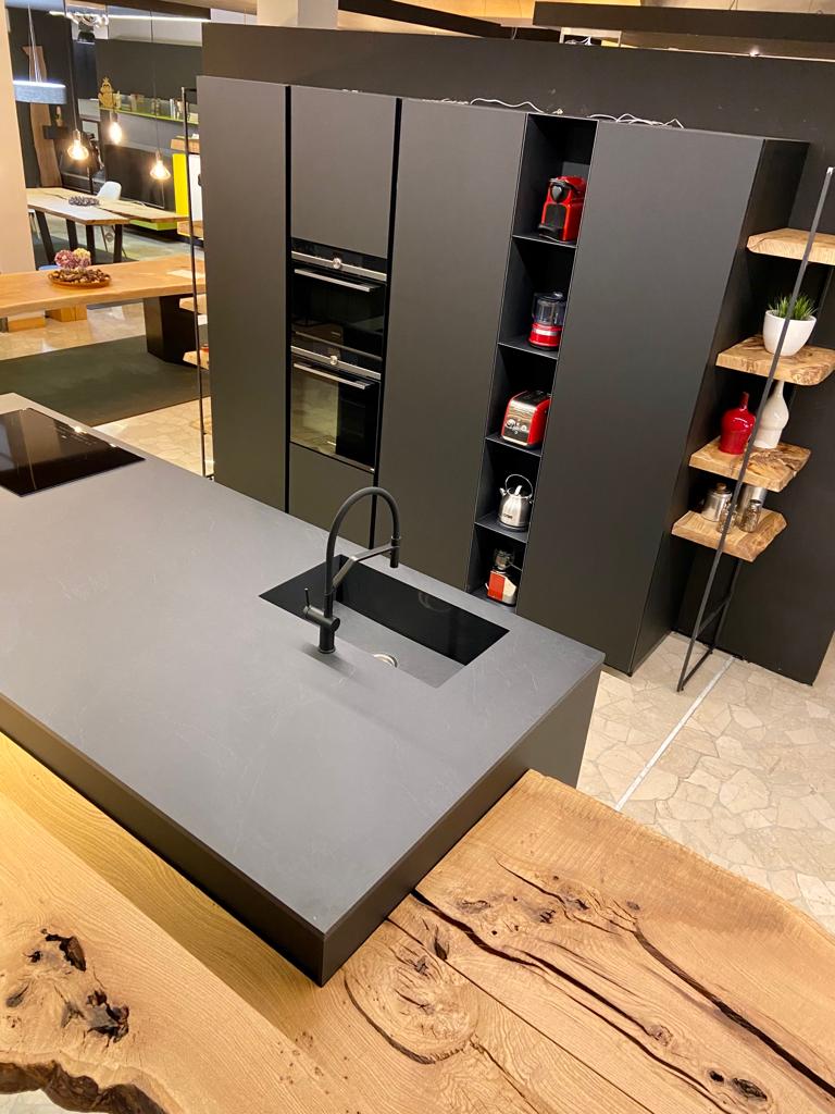 tavolo in legno massello per cucina
