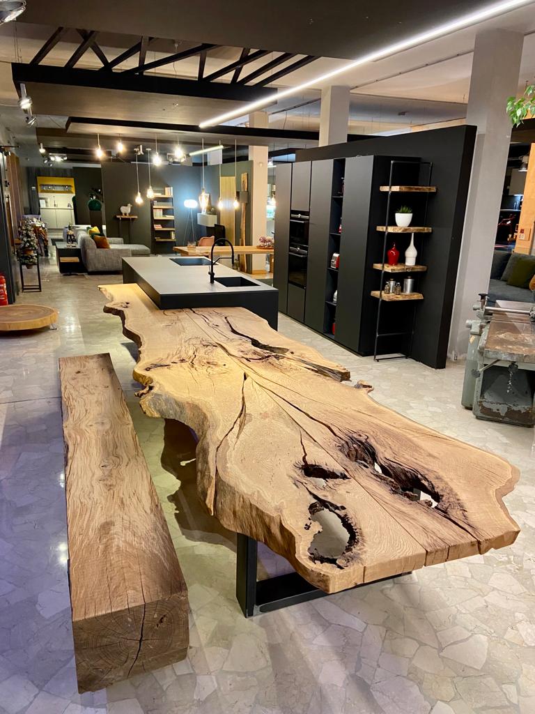 tavolo in legno massello per cucina